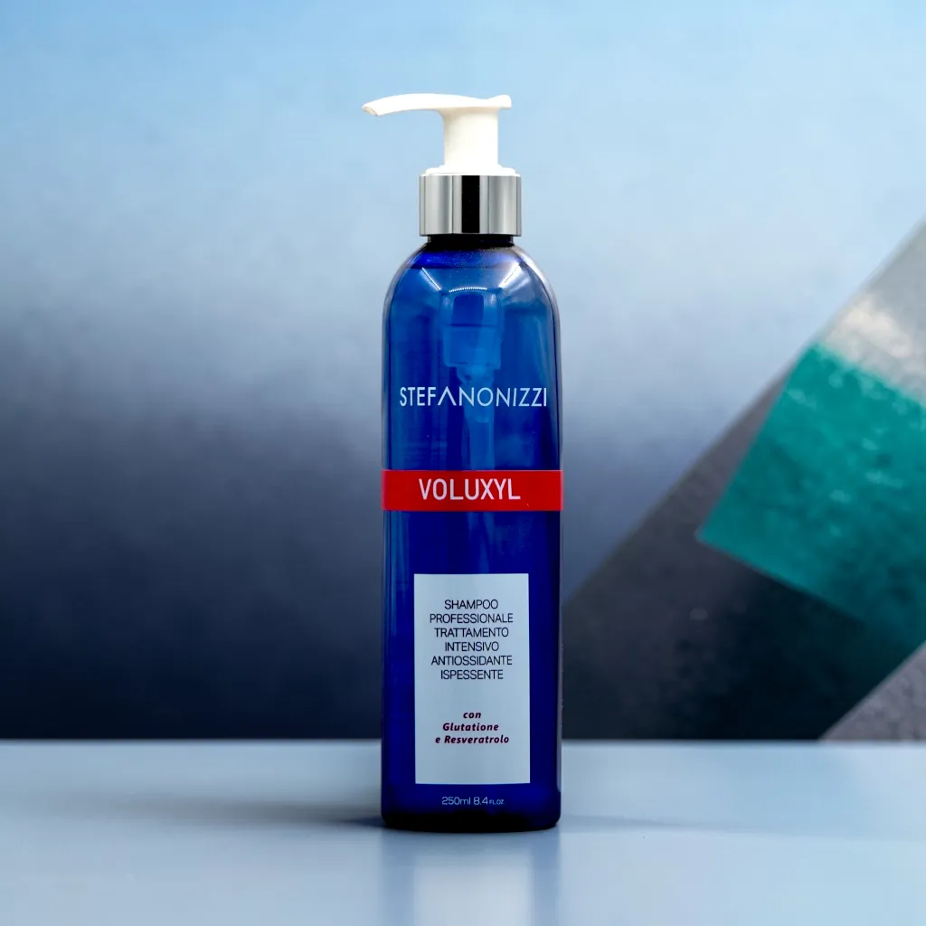 002.3. VOLUXYL SHAMPOO (2).webp